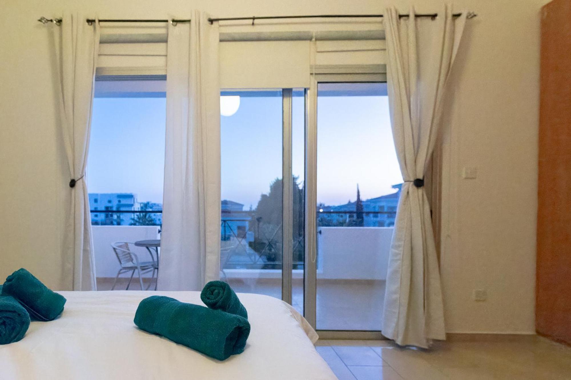 Nefeli Blue-Horizon 2B, Pool, Suites, Big Balconies Пафос Екстериор снимка
